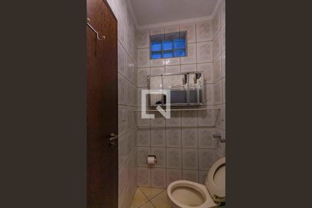 Casa à venda com 230m², 3 quartos e 3 vagas Casa à venda com 230m², 3 quartos e 3 vagasBanheiro de Serviço