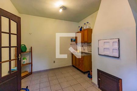 Casa à venda com 230m², 3 quartos e 3 vagas Casa à venda com 230m², 3 quartos e 3 vagasChurasqueira