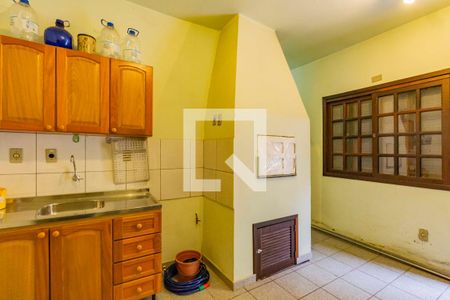 Casa à venda com 230m², 3 quartos e 3 vagas Casa à venda com 230m², 3 quartos e 3 vagasChurasqueira