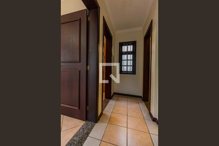 Casa à venda com 230m², 3 quartos e 3 vagas Casa à venda com 230m², 3 quartos e 3 vagasCorredor