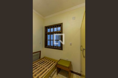 Casa à venda com 230m², 3 quartos e 3 vagas Casa à venda com 230m², 3 quartos e 3 vagasQuarto de Serviço