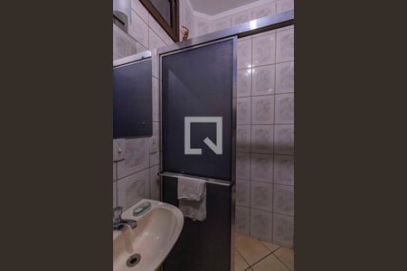 Casa à venda com 230m², 3 quartos e 3 vagas Casa à venda com 230m², 3 quartos e 3 vagasBanheiro de Serviço