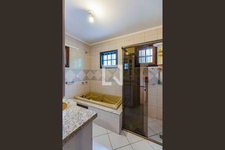 Casa à venda com 230m², 3 quartos e 3 vagas Casa à venda com 230m², 3 quartos e 3 vagasBnaheiro da Suíte