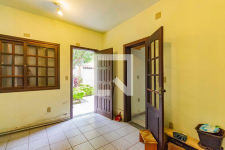 Casa à venda com 230m², 3 quartos e 3 vagas Casa à venda com 230m², 3 quartos e 3 vagasChurasqueira