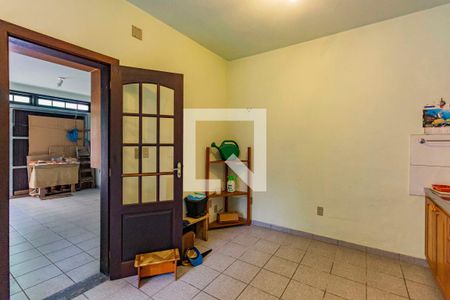 Casa à venda com 230m², 3 quartos e 3 vagas Casa à venda com 230m², 3 quartos e 3 vagasChurasqueira