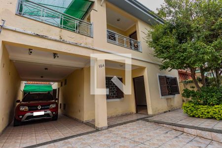 Casa à venda com 230m², 3 quartos e 3 vagas Casa à venda com 230m², 3 quartos e 3 vagasFachada da casa