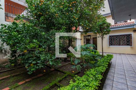 Casa à venda com 230m², 3 quartos e 3 vagas Casa à venda com 230m², 3 quartos e 3 vagasPatio