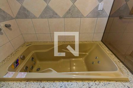 Casa à venda com 230m², 3 quartos e 3 vagas Casa à venda com 230m², 3 quartos e 3 vagasBnaheiro da Suíte