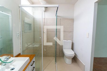 Banheiro da Suíte de casa para alugar com 2 quartos, 80m² em Jardim Oriental, São Paulo