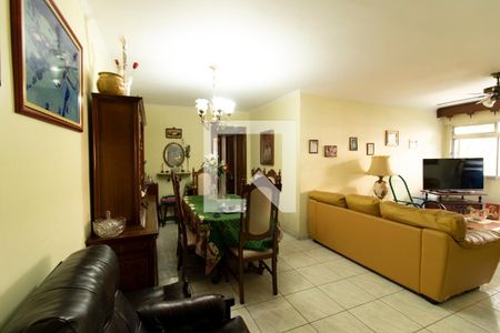 Apartamento à venda com 126m², 3 quartos e 1 vaga Apartamento à venda com 126m², 3 quartos e 1 vagaSala