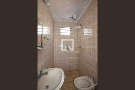 Casa para alugar com 80m², 3 quartos e 2 vagasBanheiro da Suíte