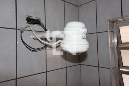 Casa para alugar com 80m², 3 quartos e 2 vagasBanheiro Social