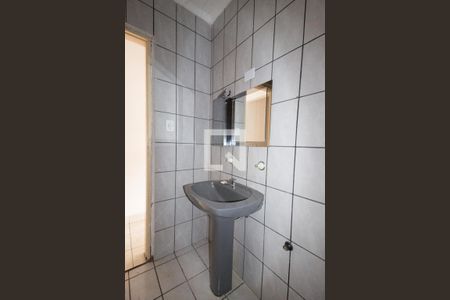 Casa para alugar com 80m², 3 quartos e 2 vagasBanheiro Social