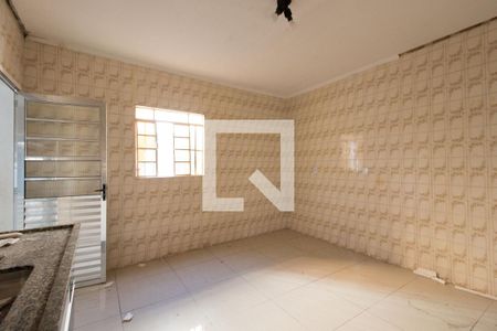 Casa para alugar com 80m², 3 quartos e 2 vagasCozinha