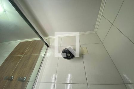 Casa à venda com 208m², 3 quartos e 2 vagasChuveiro do Banheiro da Suíte 