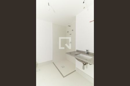 Banheiro de kitnet/studio à venda com 0 quarto, 44m² em Petrópolis, Porto Alegre
