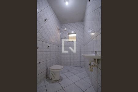 Banheiro de casa para alugar com 1 quarto, 60m² em Jardim Santa Marina, Sorocaba