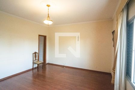 Casa à venda com 200m², 3 quartos e 3 vagasSuíte