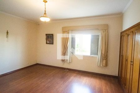 Casa à venda com 200m², 3 quartos e 3 vagasSuíte