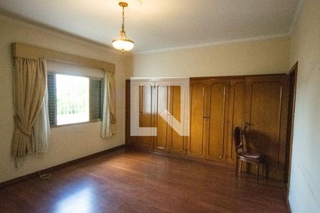 Casa à venda com 200m², 3 quartos e 3 vagasSuíte