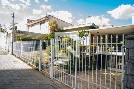 Casa à venda com 200m², 3 quartos e 3 vagasFachada