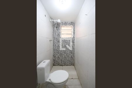 Banheiro de kitnet/studio para alugar com 1 quarto, 24m² em Imirim, São Paulo