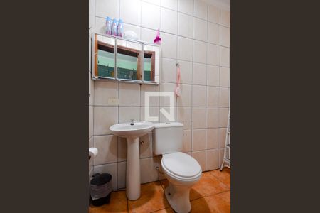 Casa à venda com 153m², 2 quartos e 2 vagasBanheiro de Serviço