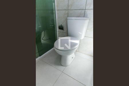 Banheiro de apartamento para alugar com 1 quarto, 30m² em Parque Edu Chaves, São Paulo
