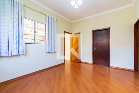 Sala de casa à venda com 3 quartos, 220m² em Vila Babilonia, São Paulo