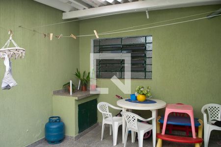 Casa à venda com 130m², 3 quartos e 2 vagas Casa à venda com 130m², 3 quartos e 2 vagasQuintal