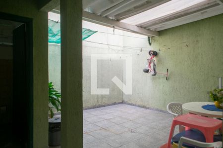 Casa à venda com 130m², 3 quartos e 2 vagas Casa à venda com 130m², 3 quartos e 2 vagasQuintal