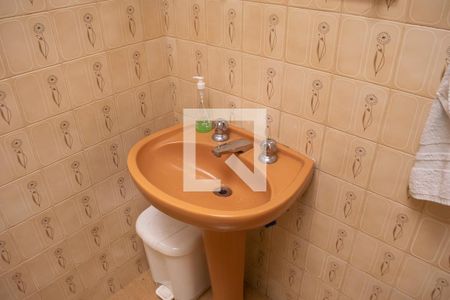 Casa à venda com 130m², 3 quartos e 2 vagas Casa à venda com 130m², 3 quartos e 2 vagasBanheiro