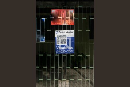 Casa à venda com 130m², 3 quartos e 2 vagas Casa à venda com 130m², 3 quartos e 2 vagasFachada