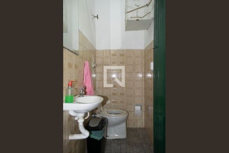 Casa à venda com 130m², 3 quartos e 2 vagas Casa à venda com 130m², 3 quartos e 2 vagasbanheiro serviço