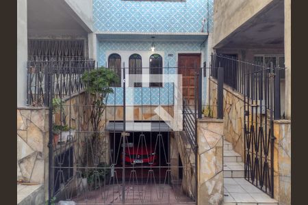 Casa à venda com 116m², 2 quartos e 1 vaga Casa à venda com 116m², 2 quartos e 1 vagaFachada