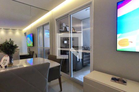 Sala de apartamento para alugar com 3 quartos, 76m² em Jardim Nova Taboao, Guarulhos