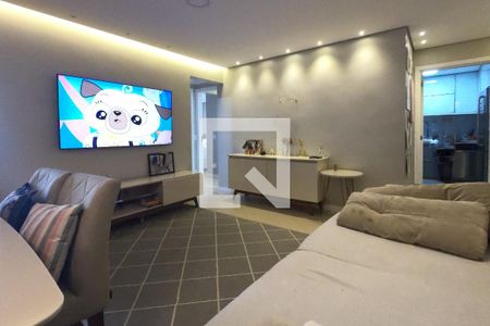 Sala de apartamento para alugar com 3 quartos, 76m² em Jardim Nova Taboao, Guarulhos