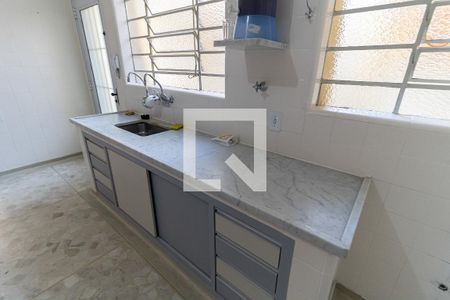 Casa à venda com 200m², 2 quartos e 2 vagas Casa à venda com 200m², 2 quartos e 2 vagasCozinha