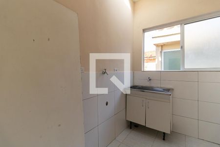 Casa à venda com 200m², 2 quartos e 2 vagas Casa à venda com 200m², 2 quartos e 2 vagasLavanderia