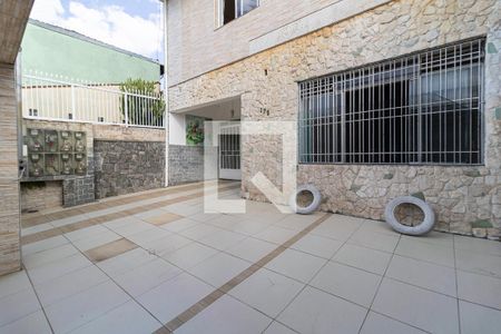 Casa à venda com 200m², 2 quartos e 2 vagas Casa à venda com 200m², 2 quartos e 2 vagasGaragem