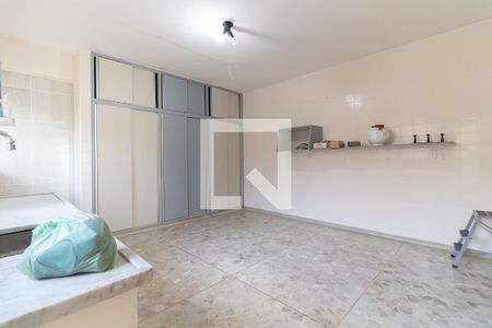 Casa à venda com 200m², 2 quartos e 2 vagas Casa à venda com 200m², 2 quartos e 2 vagasCozinha