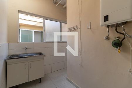 Casa à venda com 200m², 2 quartos e 2 vagas Casa à venda com 200m², 2 quartos e 2 vagasLavanderia