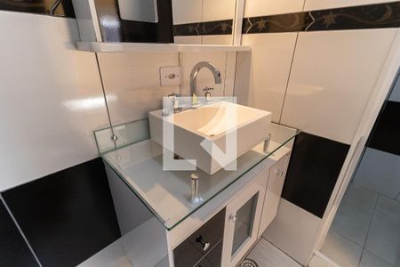 Casa à venda com 200m², 2 quartos e 2 vagas Casa à venda com 200m², 2 quartos e 2 vagasBanheiro da Suíte