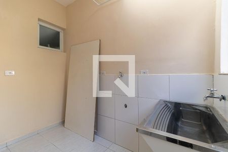 Casa à venda com 200m², 2 quartos e 2 vagas Casa à venda com 200m², 2 quartos e 2 vagasLavanderia