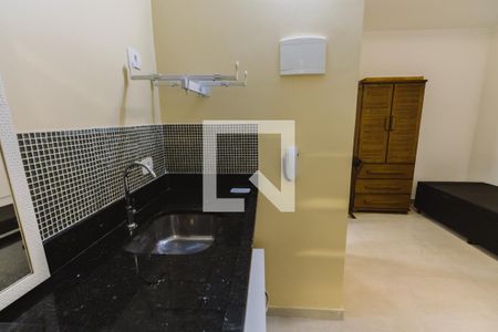 Cozinha de kitnet/studio para alugar com 1 quarto, 18m² em Pompeia, São Paulo