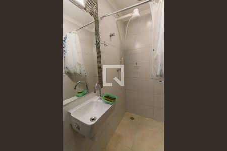 Banheiro de kitnet/studio para alugar com 1 quarto, 18m² em Pompeia, São Paulo