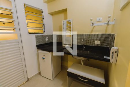 Cozinha de kitnet/studio para alugar com 1 quarto, 18m² em Pompeia, São Paulo