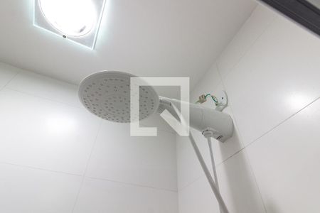 Detalhe do banheiro social de apartamento para alugar com 2 quartos, 100m² em Canto do Forte, Praia Grande