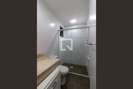 Apartamento para alugar com 100m², 2 quartos e 1 vaga Apartamento para alugar com 100m², 2 quartos e 1 vagaBanheiro social