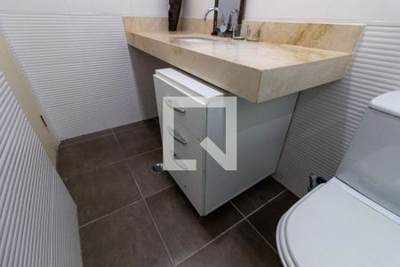 Apartamento para alugar com 100m², 2 quartos e 1 vaga Apartamento para alugar com 100m², 2 quartos e 1 vagaDetalhe do banheiro social